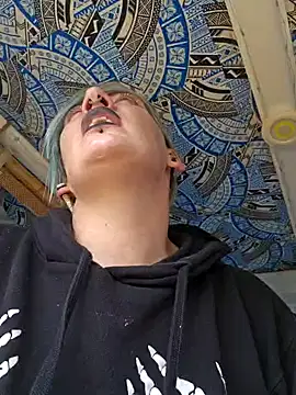 Snapshot of PinkTheHawk chatting on 01-03-25, 10:40 PinkTheHawk online show from 01-03-25, 10:40