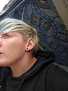 Snapshot of PinkTheHawk chatting on 01-02-25, 08:13 PinkTheHawk online show from 01-02-25, 08:13