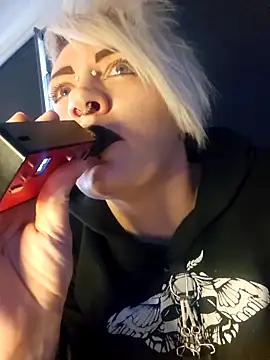 Snapshot of PinkTheHawk chatting on 09-28-25, 09:44 PinkTheHawk online show from 09-28-25, 09:44