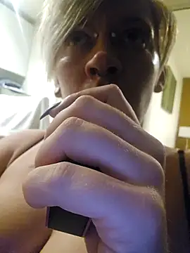 Snapshot of PinkTheHawk chatting on 02-09-25, 09:16 PinkTheHawk online show from 02-09-25, 09:16