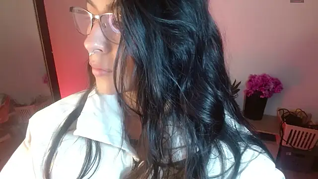 Snapshot of karlavittar chatting on 10-14-25, 02:17 karlavittar online show from 10-14-25, 02:17