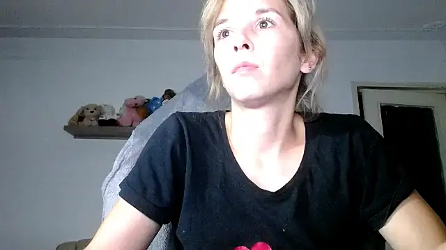 Snapshot of SexxyLety chatting on 09-20-25, 10:37 SexxyLety online show from 09-20-25, 10:37