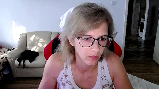 Snapshot of SexxyLety chatting on 09-10-25, 06:01 SexxyLety online show from 09-10-25, 06:01