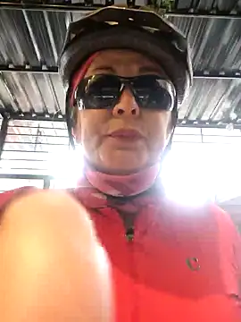Snapshot of emma_tour chatting on 01-24-25, 03:02 emma tour online show from 01-24-25, 03:02