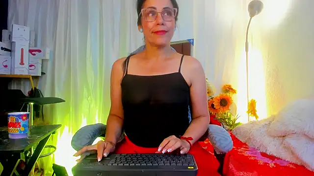 Snapshot of girasol_walton chatting on 05-18-26, 02:44 girasol walton online show from 05-18-26, 02:44