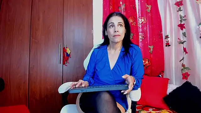 girasol walton online show from 01-08-26, 02:12