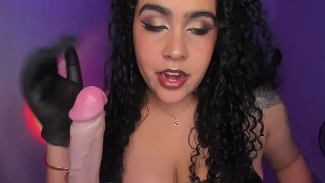 Snapshot of Amber_smith20 chatting on 06-17-26, 03:28 Amber smith20 online show from 06-17-26, 03:28