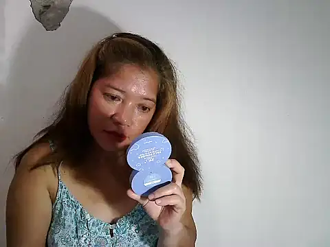 Snapshot of wethornypussy4u chatting on 09-17-25, 10:23 wethornypussy4u online show from 09-17-25, 10:23