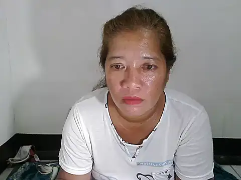 Snapshot of wethornypussy4u chatting on 02-26-25, 12:49 wethornypussy4u online show from 02-26-25, 12:49