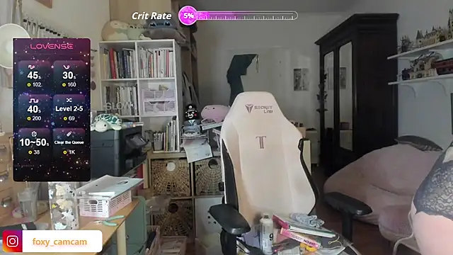 Foxy c online show from 04-23-26, 08:43
