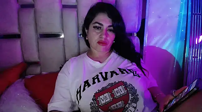 Snapshot of chelaqueen_ chatting on 03-15-25, 03:51 chelaqueen online show from 03-15-25, 03:51