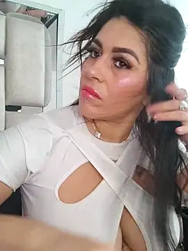 chelaqueen  online show from 11-08-25, 05:49