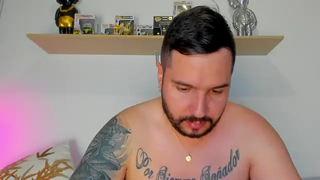 camilo restrepo21 online show from 11-08-25, 01:53