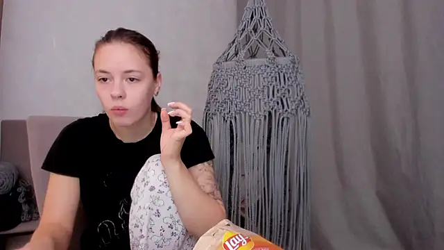 why again me online show from 03-06-25, 04:17