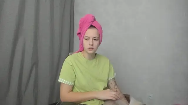 Snapshot of why_again_me chatting on 03-03-26, 07:43 why again me online show from 03-03-26, 07:43