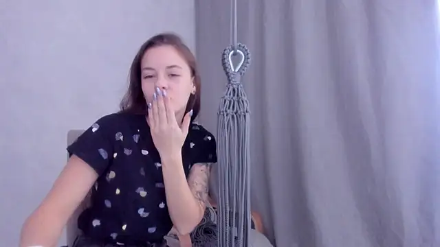 why again me online show from 02-14-25, 10:59