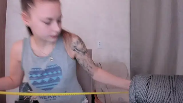 why again me online show from 02-06-25, 04:25