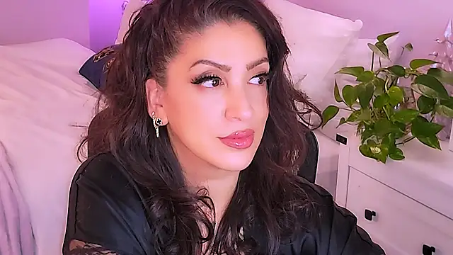 Snapshot of Wonderful_Woman chatting on 02-23-26, 02:13 Wonderful Woman online show from 02-23-26, 02:13