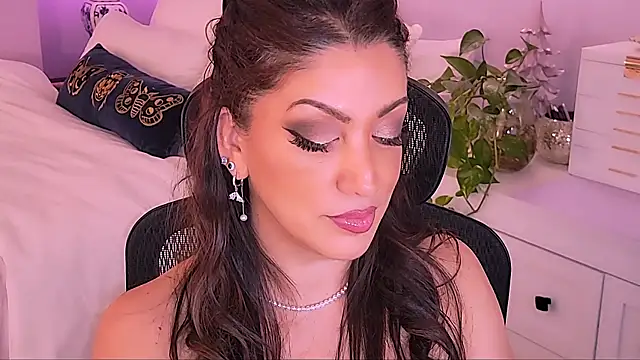 Wonderful Woman online show from 03-19-26, 04:01