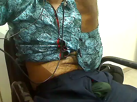 lltstr52 online show from 05-08-26, 05:44