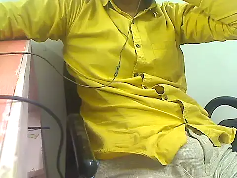 Snapshot of lltstr52 chatting on 05-30-26, 06:31 lltstr52 online show from 05-30-26, 06:31