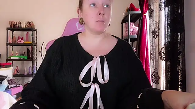 kisicaxx online show from 12-19-25, 11:34