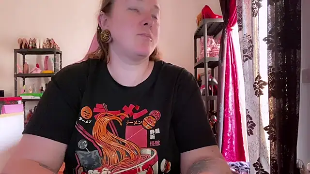kisicaxx online show from 05-06-26, 01:48