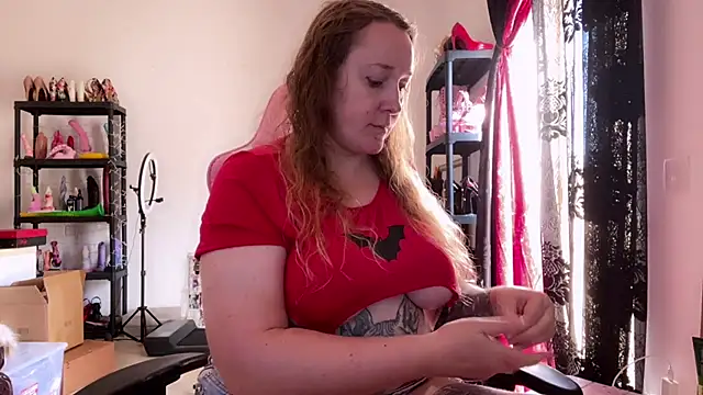 kisicaxx online show from 11-14-25, 10:08