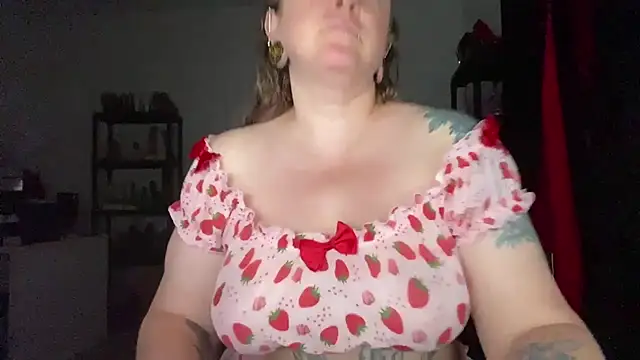 kisicaxx online show from 07-10-26, 03:50