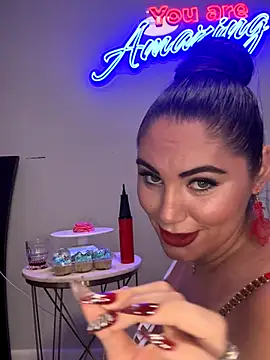 lovely beast online show from 11-14-25, 06:33