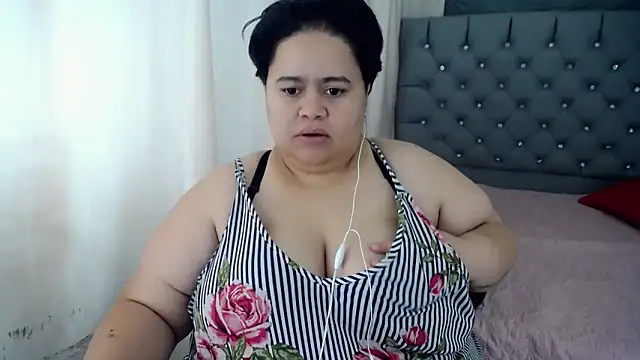 hotlesby4uxxx online show from 12-12-24, 07:59