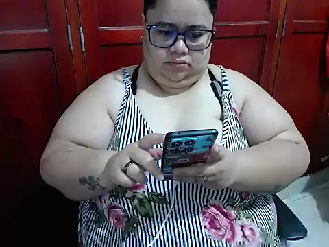 hotlesby4uxxx online show from 06-18-26, 02:00