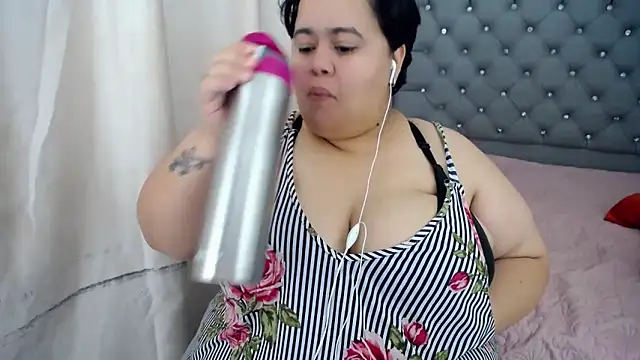 hotlesby4uxxx online show from 12-05-24, 11:01