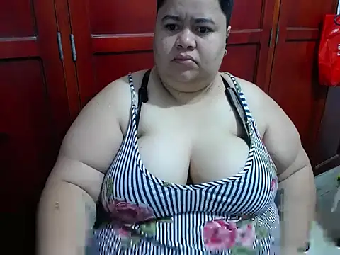 hotlesby4uxxx online show from 06-17-26, 01:54