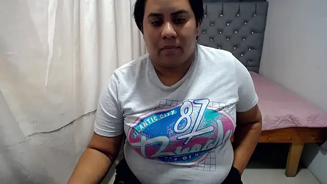 hotlesby4uxxx online show from 01-10-25, 07:43