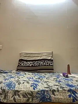 Snapshot of licksimmi chatting on 12-14-24, 03:39 licksimmi online show from 12-14-24, 03:39