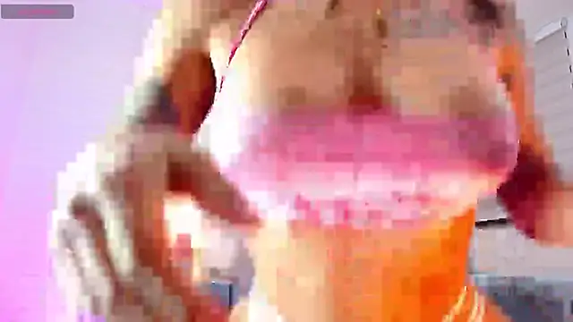 hollythomson online show from 06-21-26, 03:56