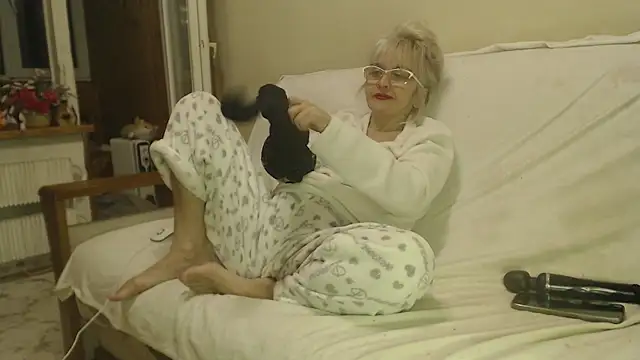 Snapshot of larawet chatting on 03-08-25, 05:01 larawet online show from 03-08-25, 05:01