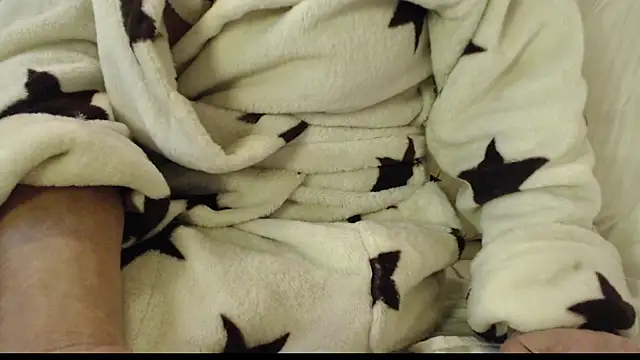 Snapshot of larawet chatting on 02-06-25, 05:40 larawet online show from 02-06-25, 05:40