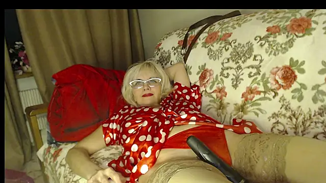 Snapshot of larawet chatting on 01-03-25, 09:15 larawet online show from 01-03-25, 09:15