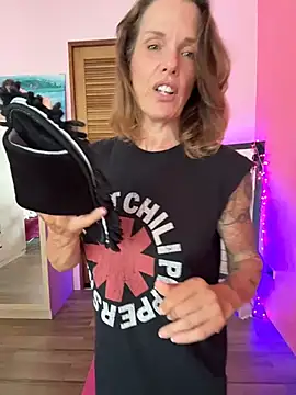 mommyselenafit  online show from 04-10-26, 06:09