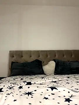 Snapshot of IrisBlues chatting on 11-27-25, 05:24 IrisBlues online show from 11-27-25, 05:24