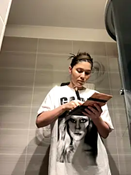 Snapshot of IrisBlues chatting on 11-04-25, 05:28 IrisBlues online show from 11-04-25, 05:28