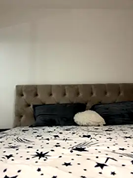 Snapshot of IrisBlues chatting on 11-24-25, 05:24 IrisBlues online show from 11-24-25, 05:24