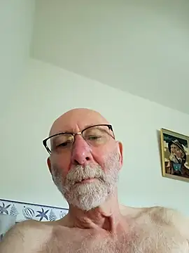 Snapshot of briochin chatting on 09-10-25, 12:26 briochin online show from 09-10-25, 12:26