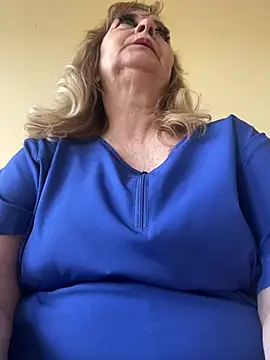 Snapshot of Irina2909@xh chatting on 06-16-26, 08:47 Irina2909xh online show from 06-16-26, 08:47
