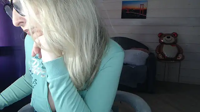 RubiLakros online show from 04-21-26, 10:44