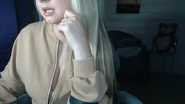 RubiLakros online show from 03-26-26, 03:54