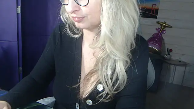 RubiLakros online show from 05-12-26, 07:53
