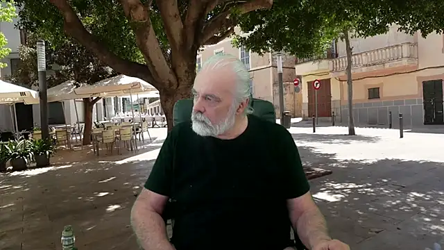 Snapshot of madriano chatting on 05-20-26, 04:37 madriano online show from 05-20-26, 04:37